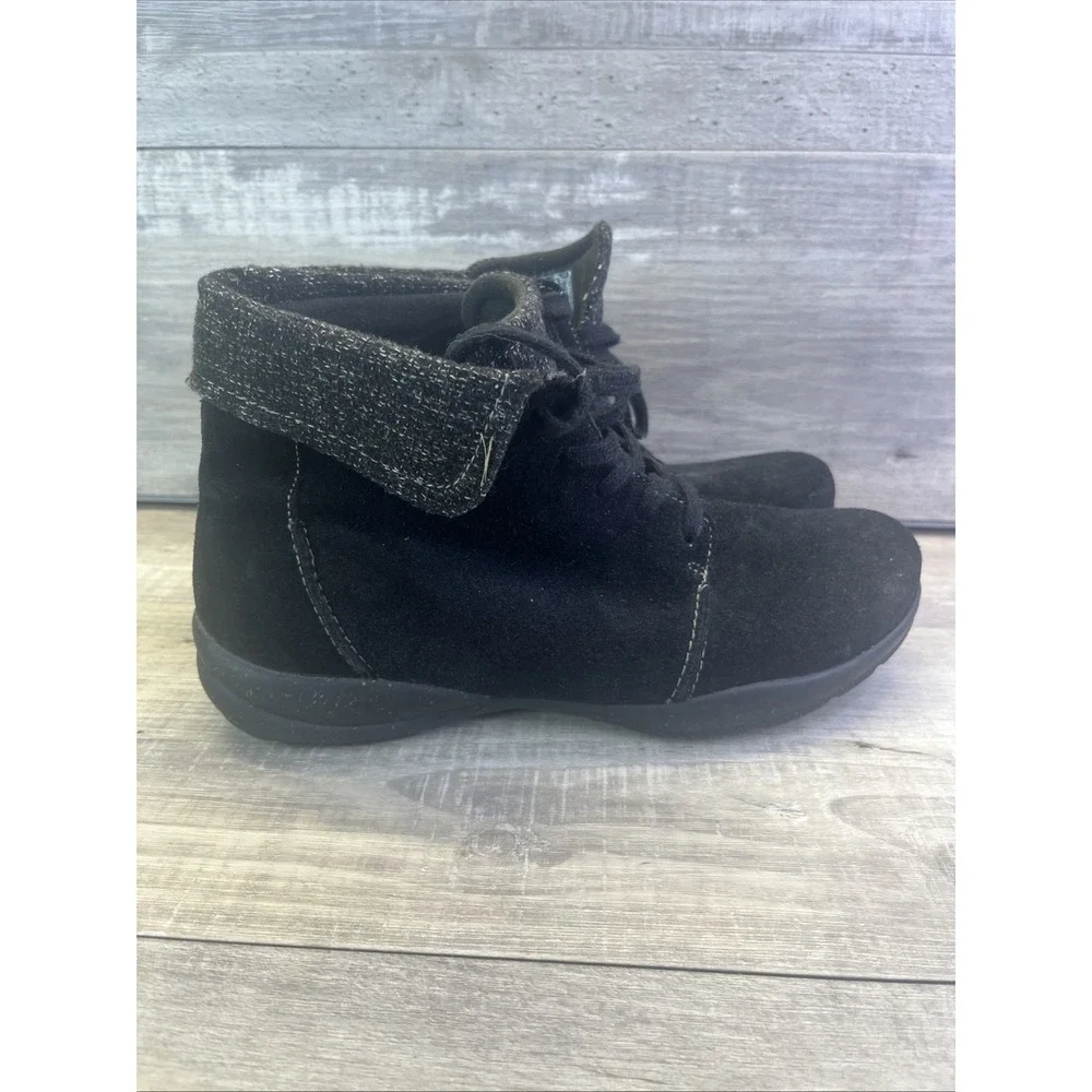 Clarks Womens 9 Roseville Lace Up Ankle Boot Black Suede Comfort